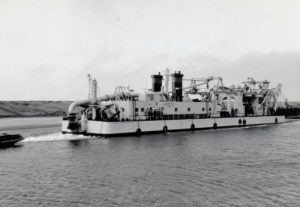 De bodemzuiger Sliedrecht XXIV gefotografeerd kort na de doop op 20 mei 1968. (Foto Dredging Database)